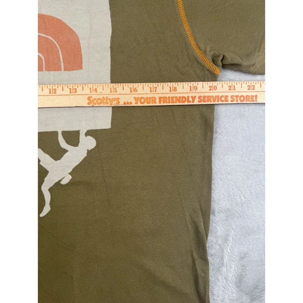 The North Face Men's Medium T-Shirt Olive Green‎ Rock Climbing Graphic Gorpcore